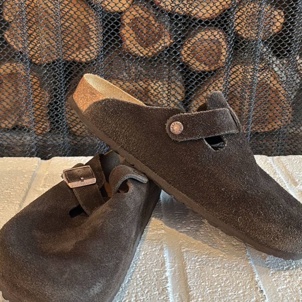 Mocha Suede Birkenstocks Boston Clogs size 43 soft footbed VGUC men 10 women 12